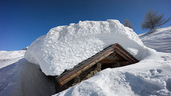 Informationen zu Versicherungen bei Schäden durch Schneedruck